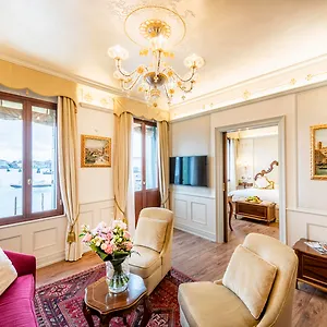 Monaco & Grand Canal **** Veneza